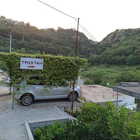 Apartman Tristan Herceg Novi Esterno foto