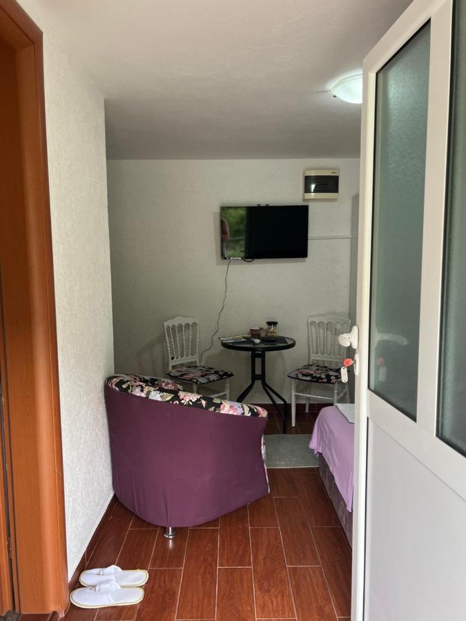 Appartamento Apartman Tristan Herceg Novi Esterno foto