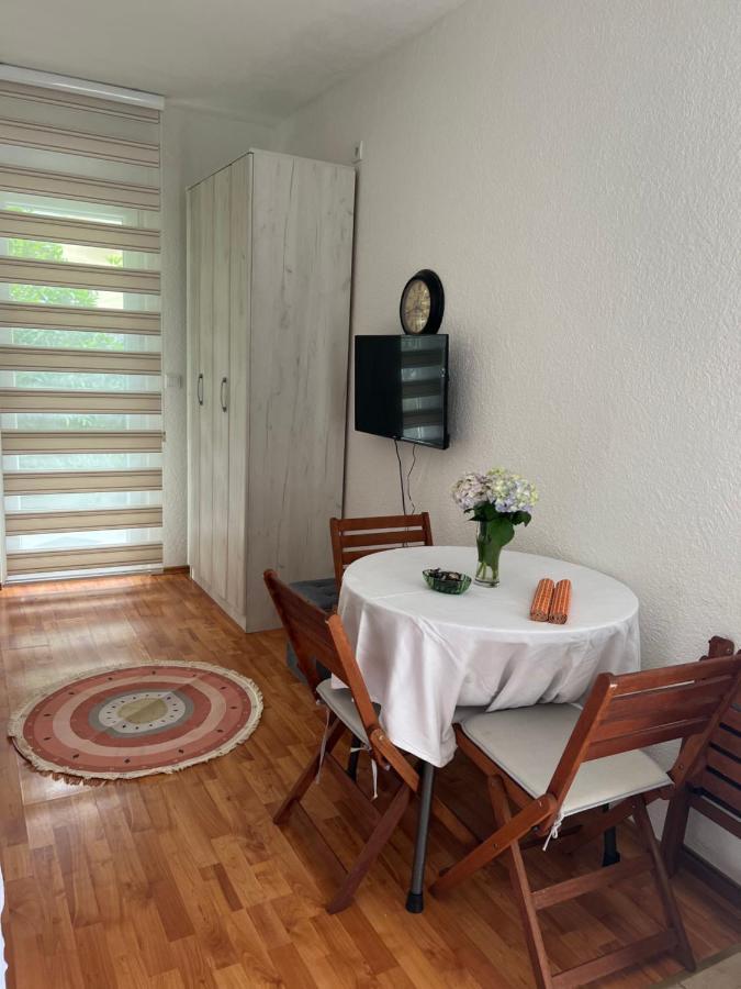 Appartamento Apartman Tristan Herceg Novi Esterno foto